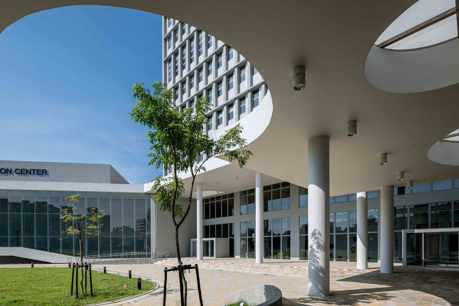 "Les professeurs sont très compréhensifs envers les étudiants en échange. Pour mon cours de rédaction scientifique, le professeur a accepté d'adapter mon sujet d'examen final (une revue biomédicale) à mon niveau, alors que tous les autres étudiants étaient en doctorat."